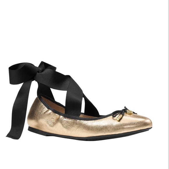 LAST PAIR! Michael Kors Myles Ballet Flat - Picture 2 of 8